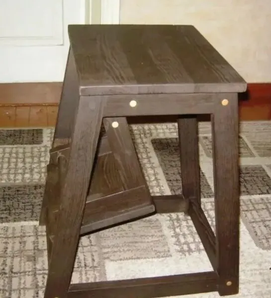 Табурет-стрем'янка